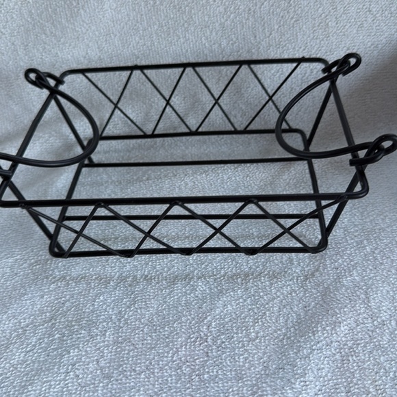 Temptations by Tara Old World Blue Baker Holder and Glass Trivet - Picture 6 of 12